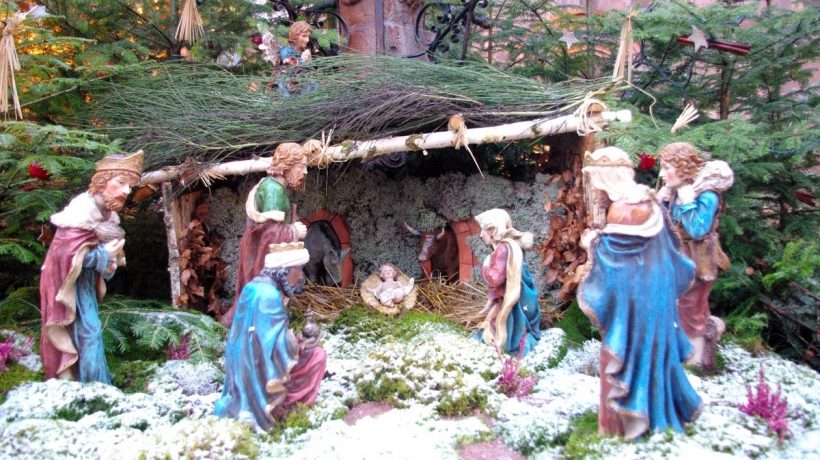 How to Make Christmas Crib yourself? Step by Step