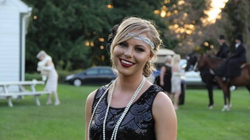 How to dress like the 1920s?