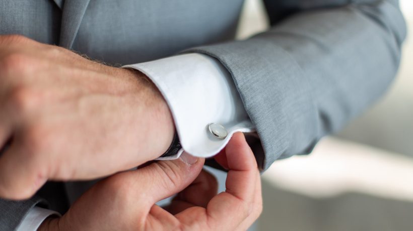 How to wear cufflinks with suit?