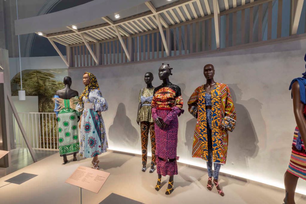 Understanding the Beauty of African clothing for women